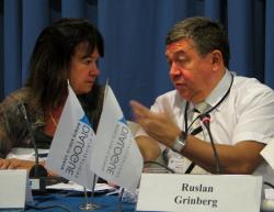 Helga Zepp-LaRouche beim "Dialog der Zivilisationen" 2009